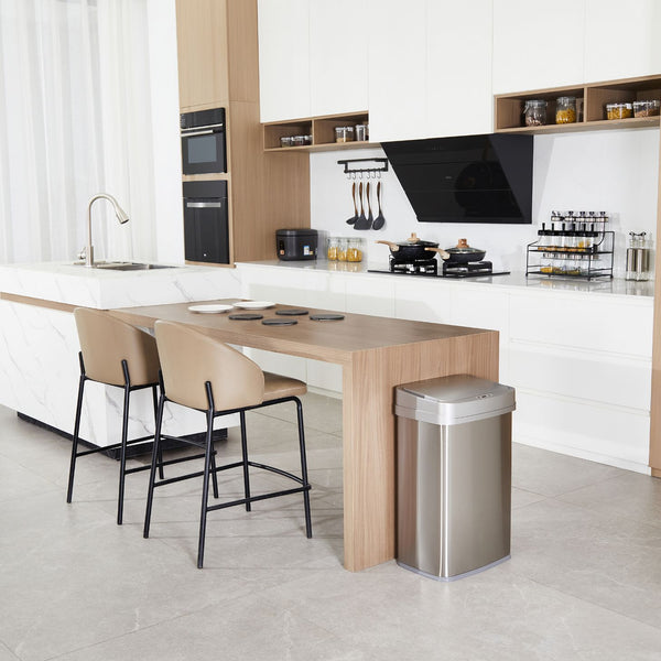 13 gallon uv light trash can in kitchen