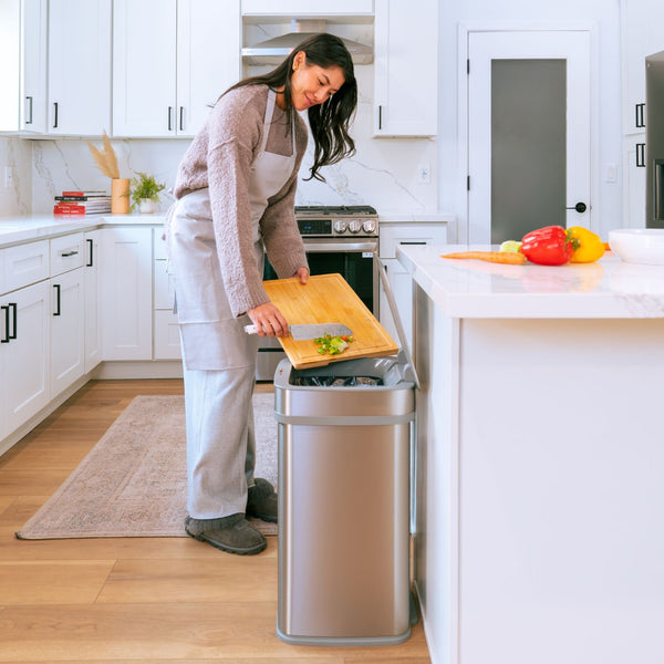 13 Gallon | Nova² Squared UV Odor Neutralizing Smart Kitchen Trash Can | ONT-50-82